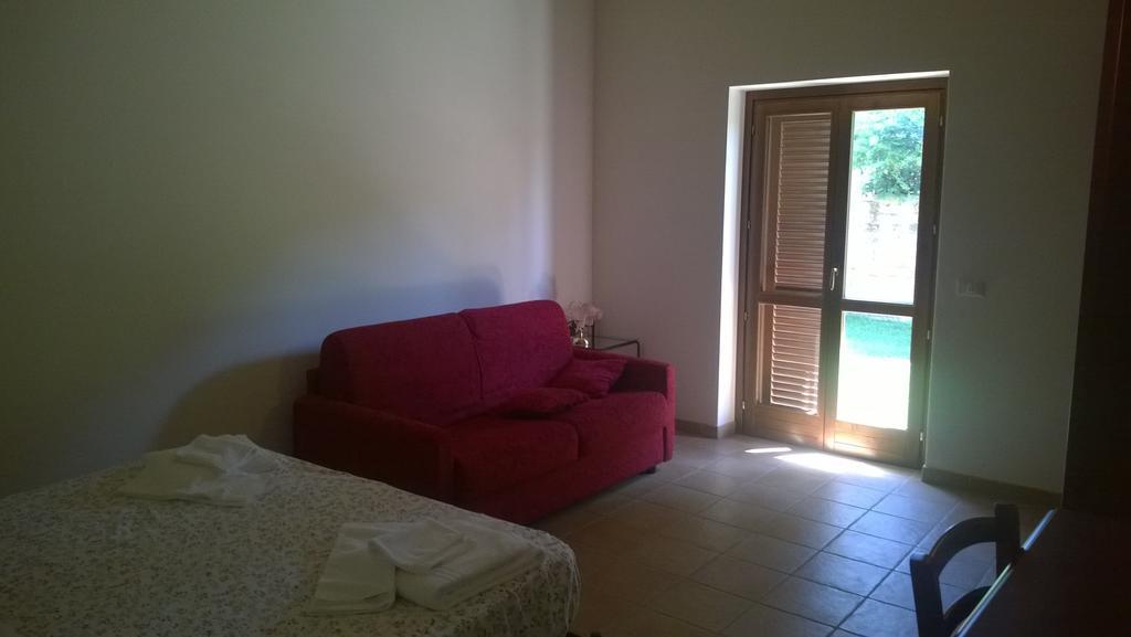 Monte Dell'olmo Farm stay *